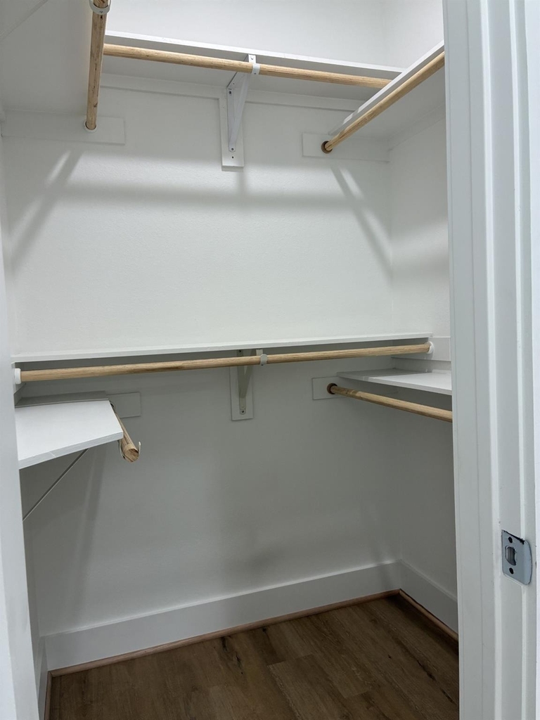 1404 E 31st Street - Photo 9