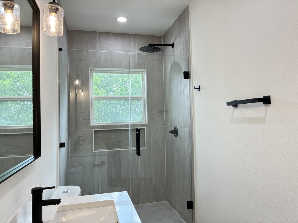 1404 E 31st Street - Photo 11
