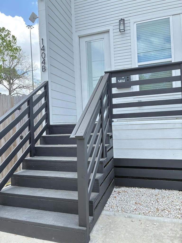 1404 E 31st Street - Photo 0