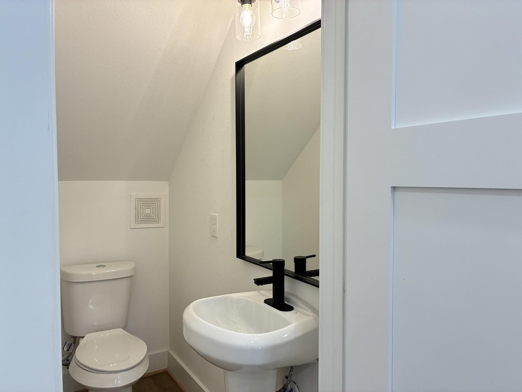 1404 E 31st Street - Photo 7