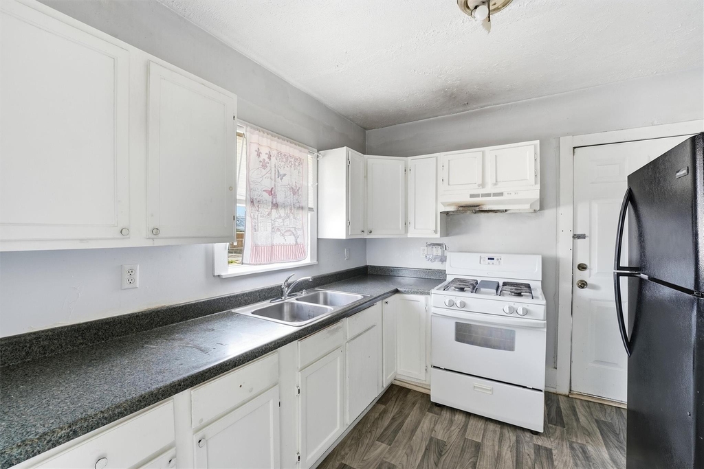 2420 Stevens Street - Photo 8