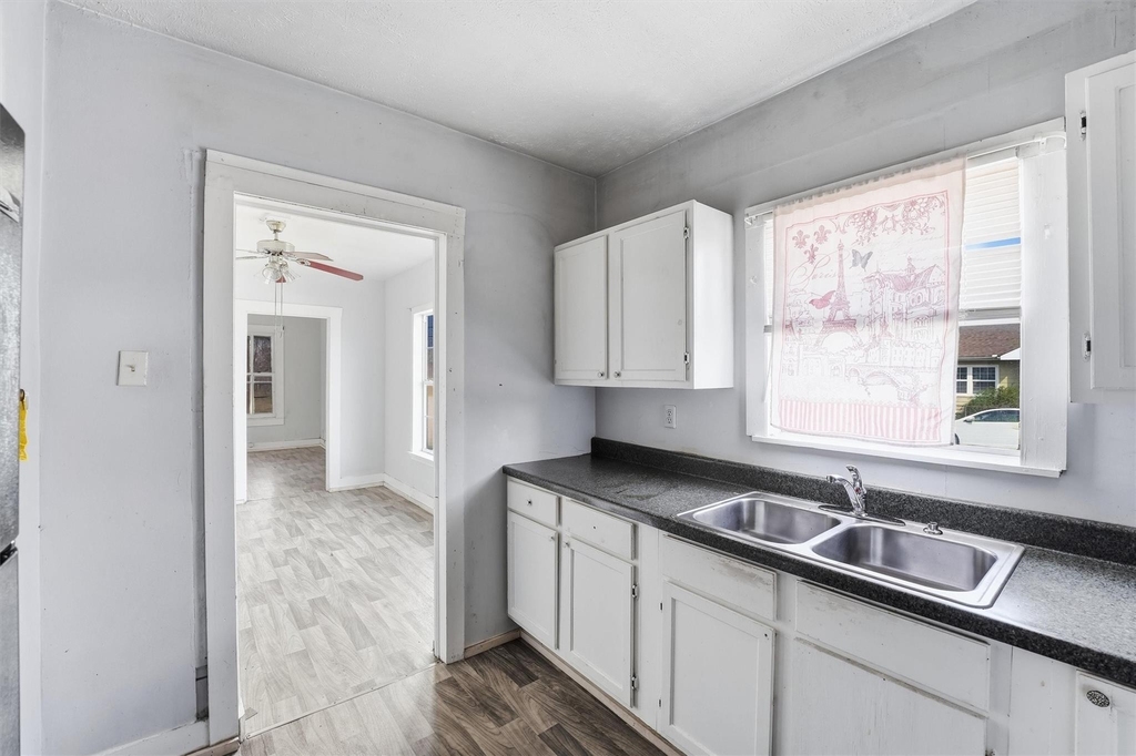 2420 Stevens Street - Photo 9