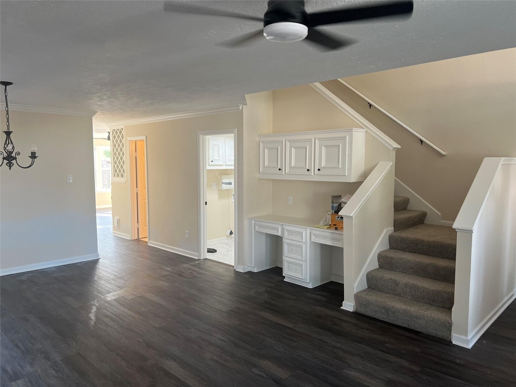 8023 Carmel Circle - Photo 3
