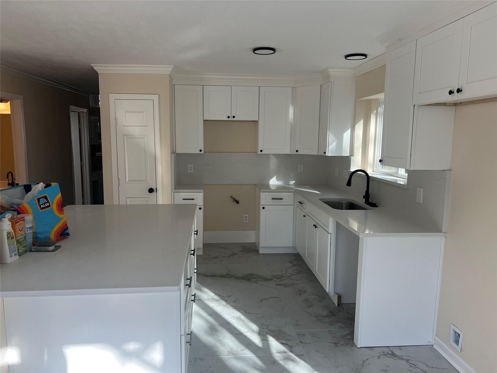 8023 Carmel Circle - Photo 6