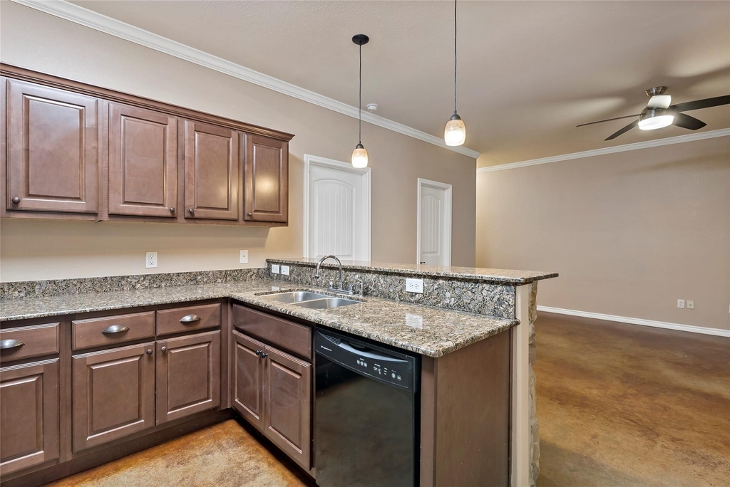 3338 General Parkway - Photo 7