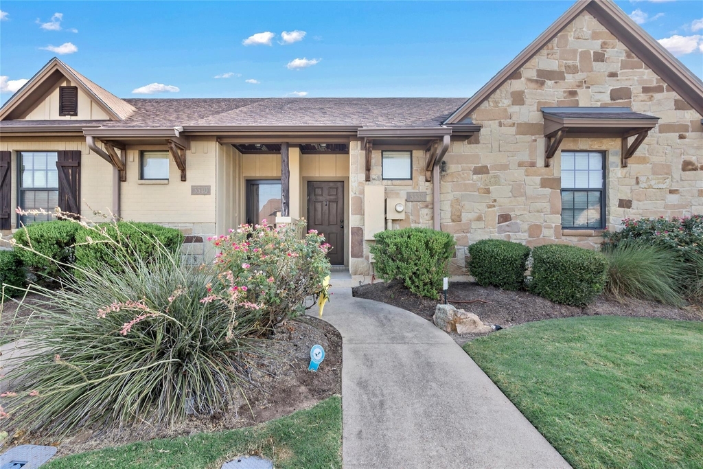 3338 General Parkway - Photo 0