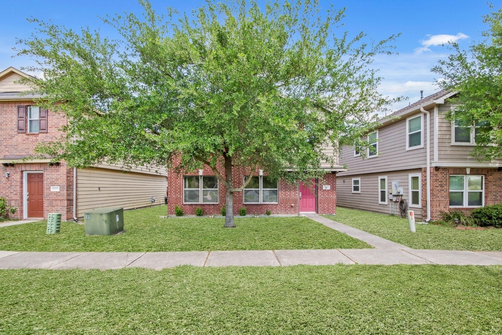 1223 Grassy View Drive - Photo 1
