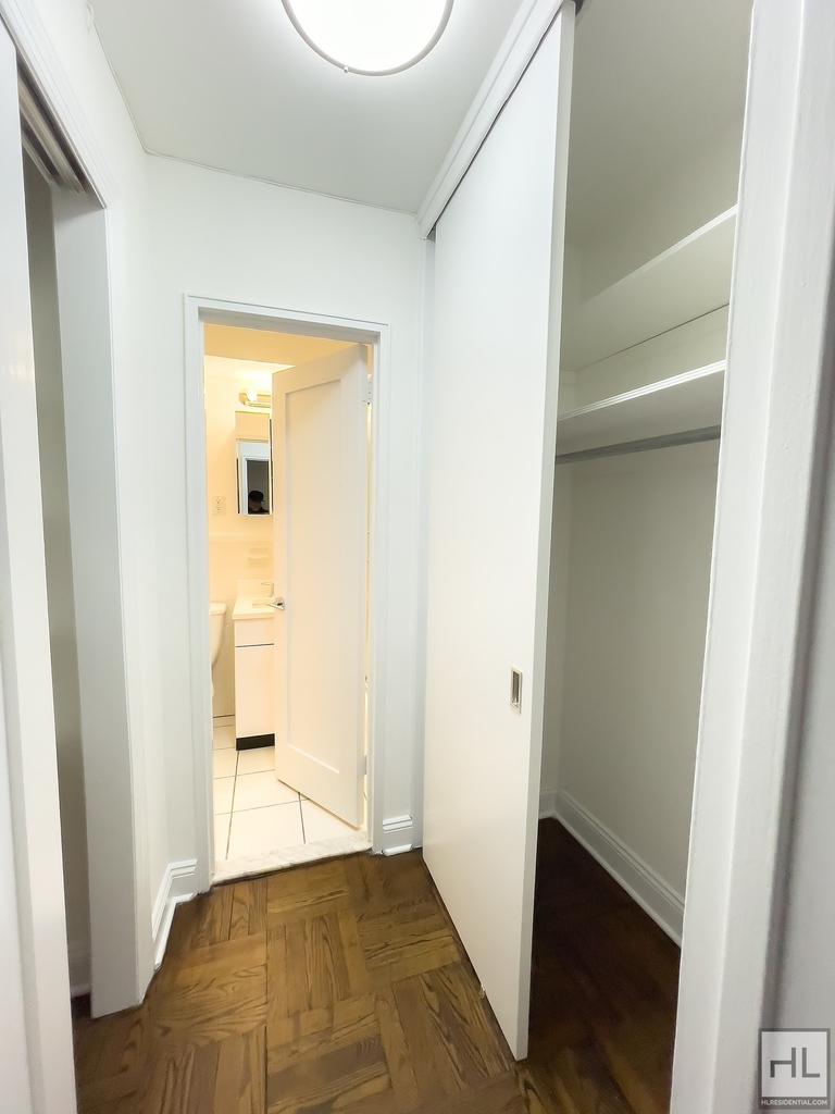 East 35 Street - Photo 4