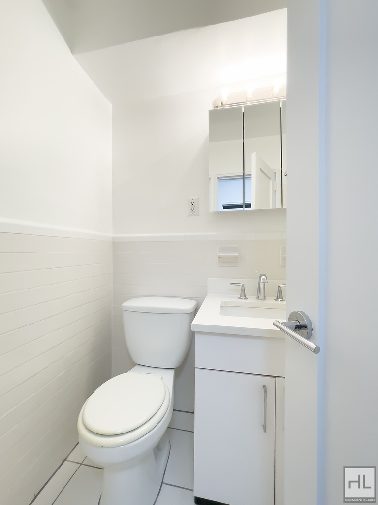 East 35 Street - Photo 3