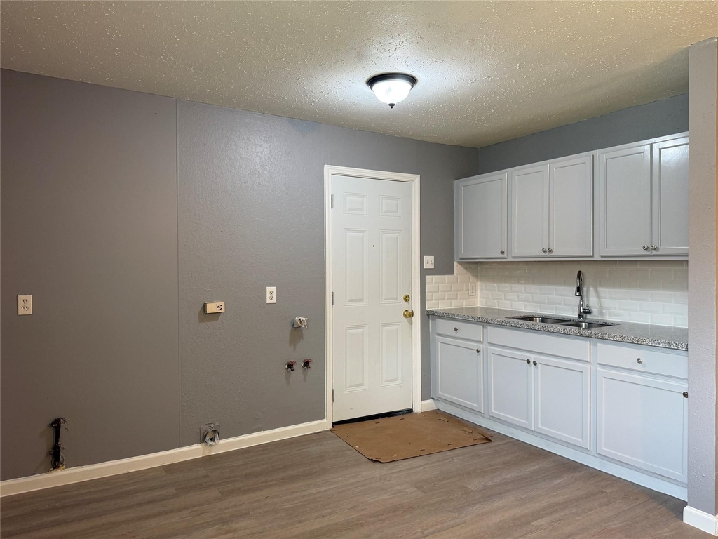 8010 Roswell Street - Photo 4