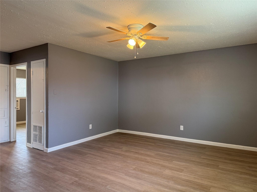 8010 Roswell Street - Photo 3
