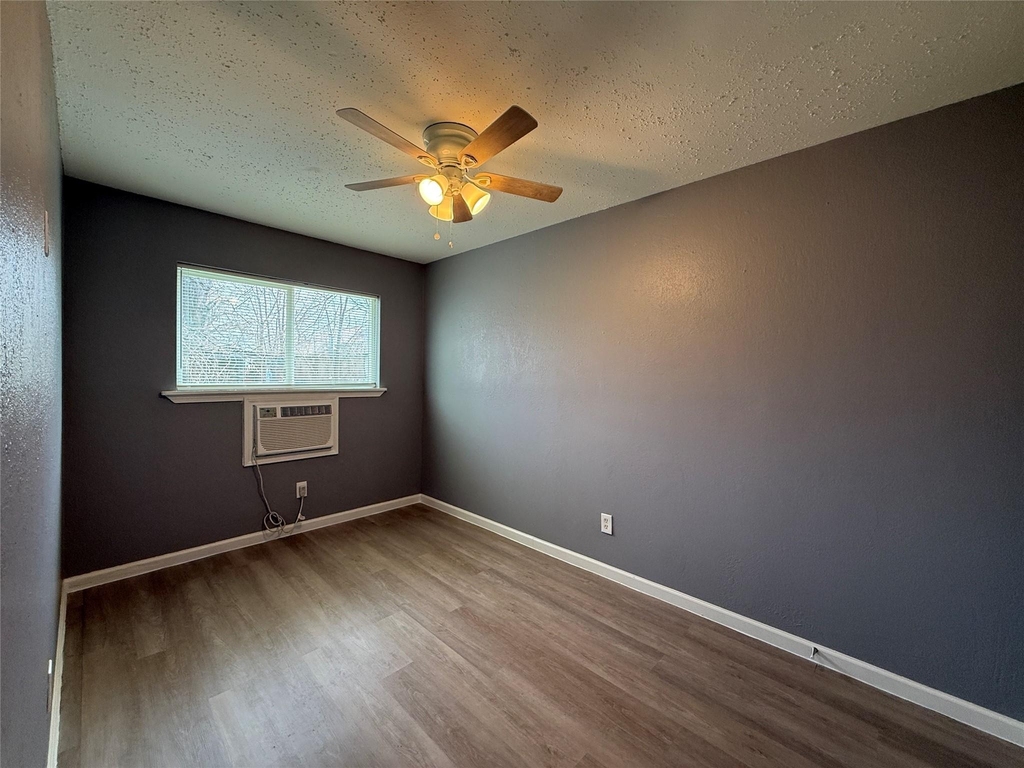 8010 Roswell Street - Photo 8