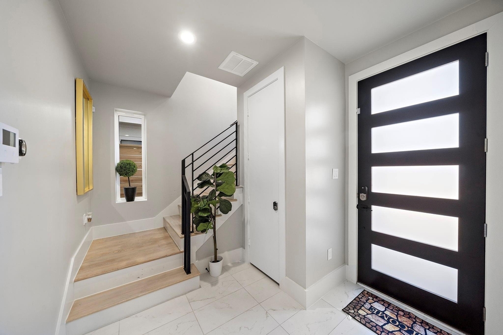 3515 Hutchins Street - Photo 1