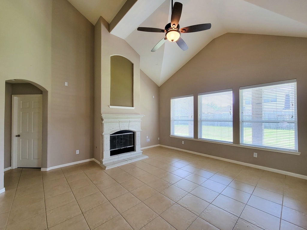 20931 Flower Croft Court - Photo 16