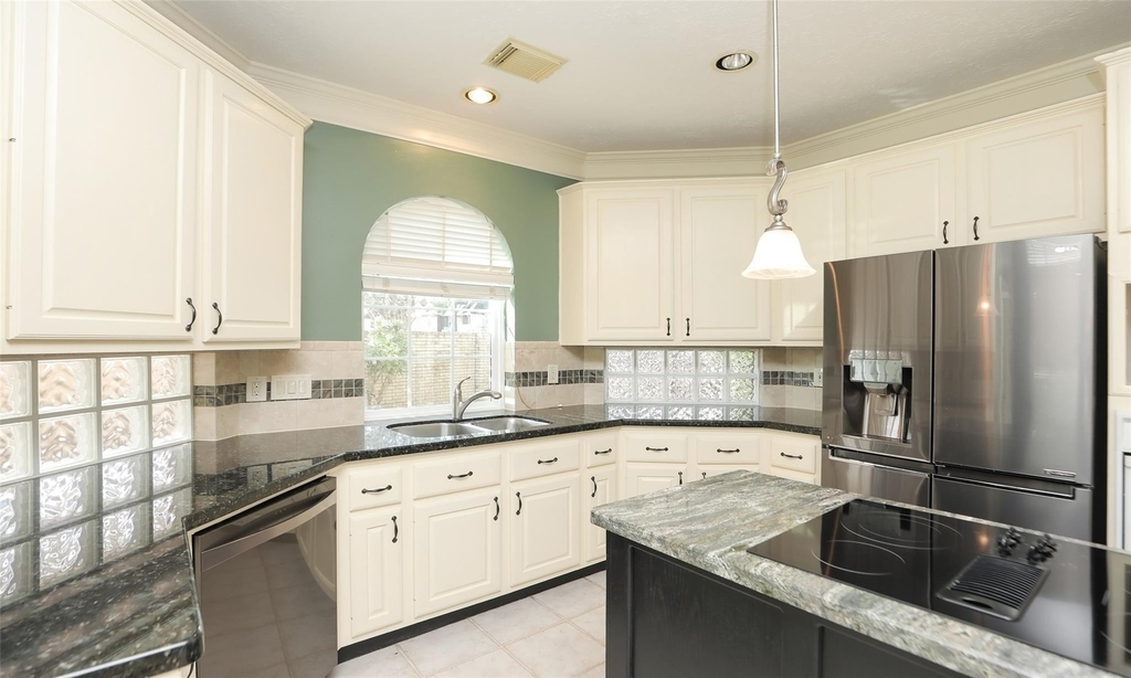 7502 Holly Court Estates - Photo 17