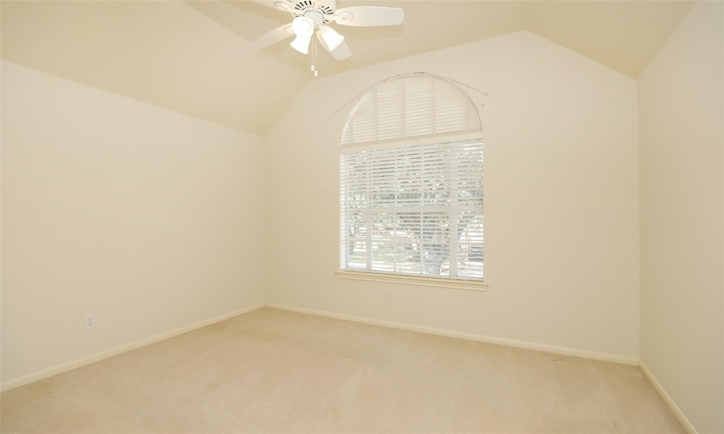 7502 Holly Court Estates - Photo 32