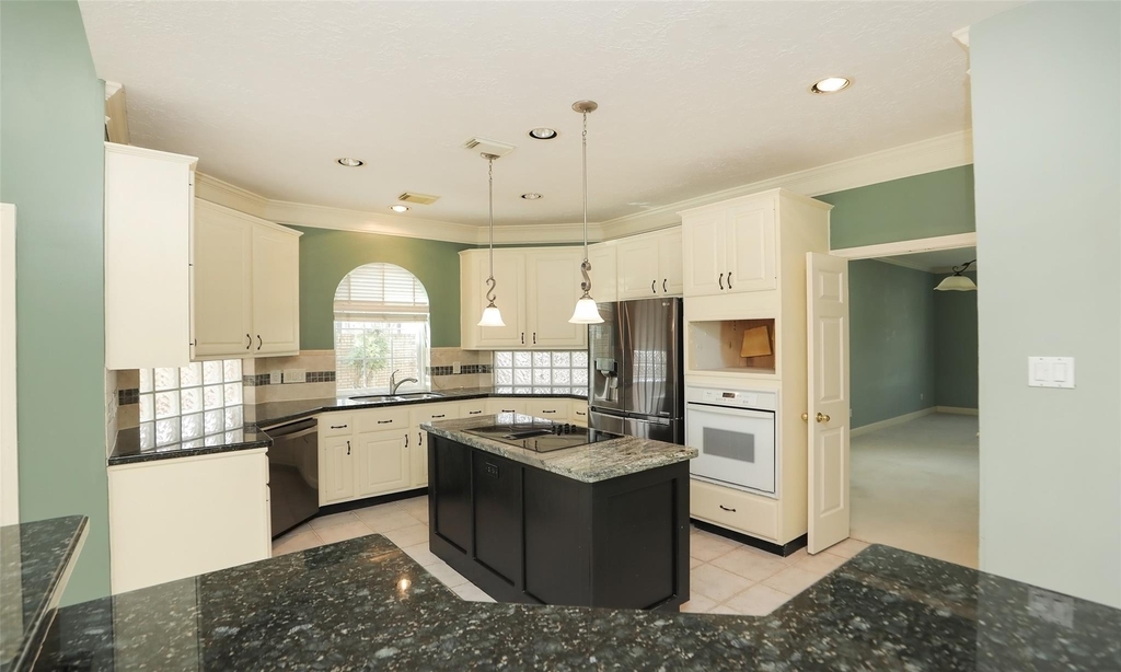 7502 Holly Court Estates - Photo 14