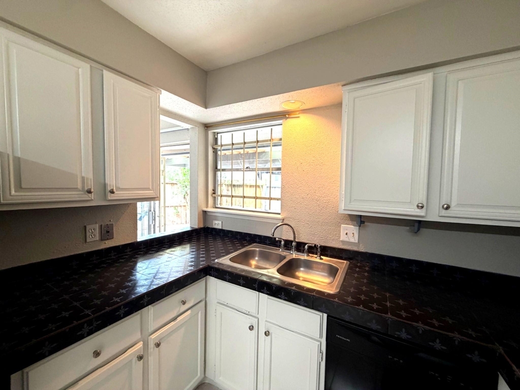 5817 W Tidwell Road - Photo 10