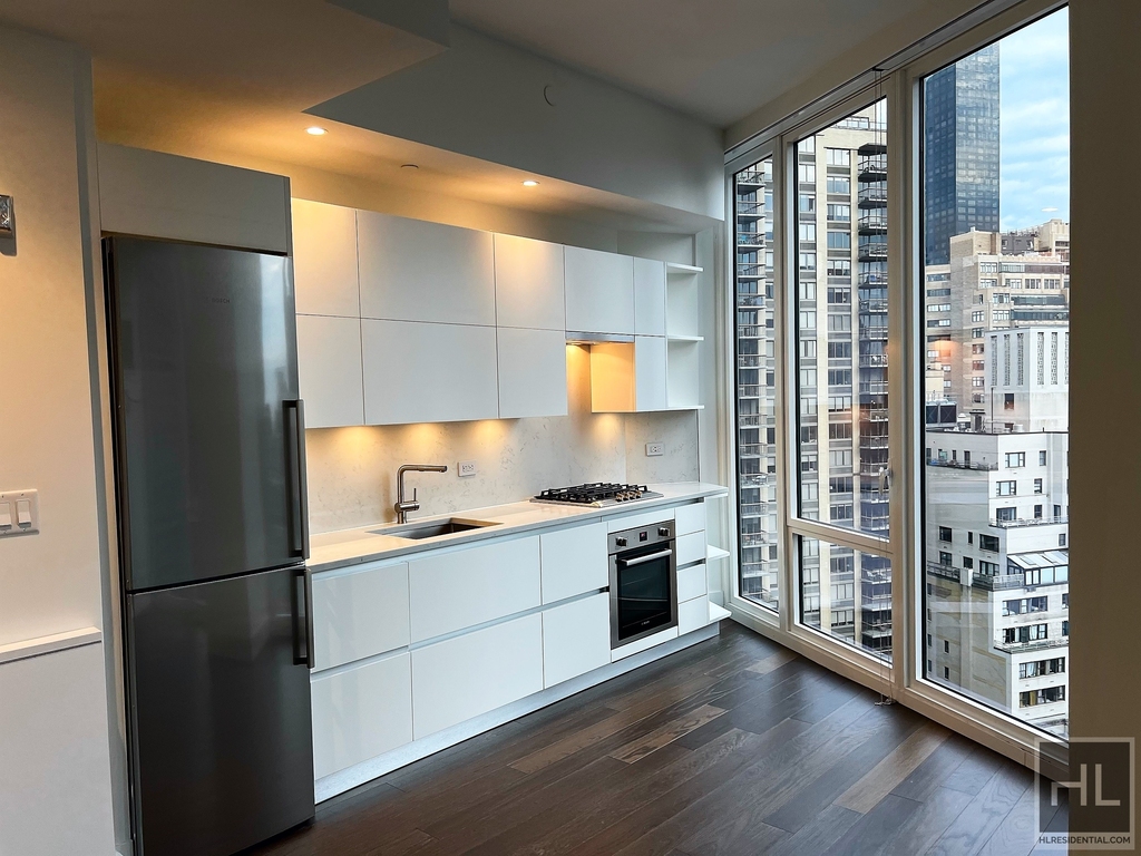 East 44th Street - Photo 0
