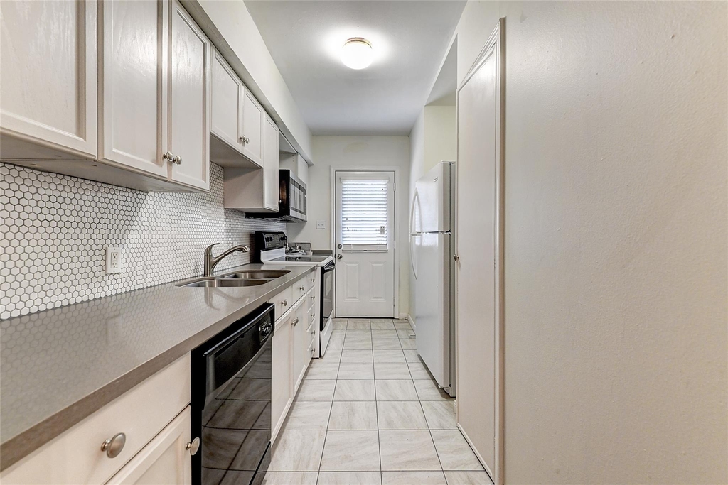 2509 Shakespeare Street - Photo 15
