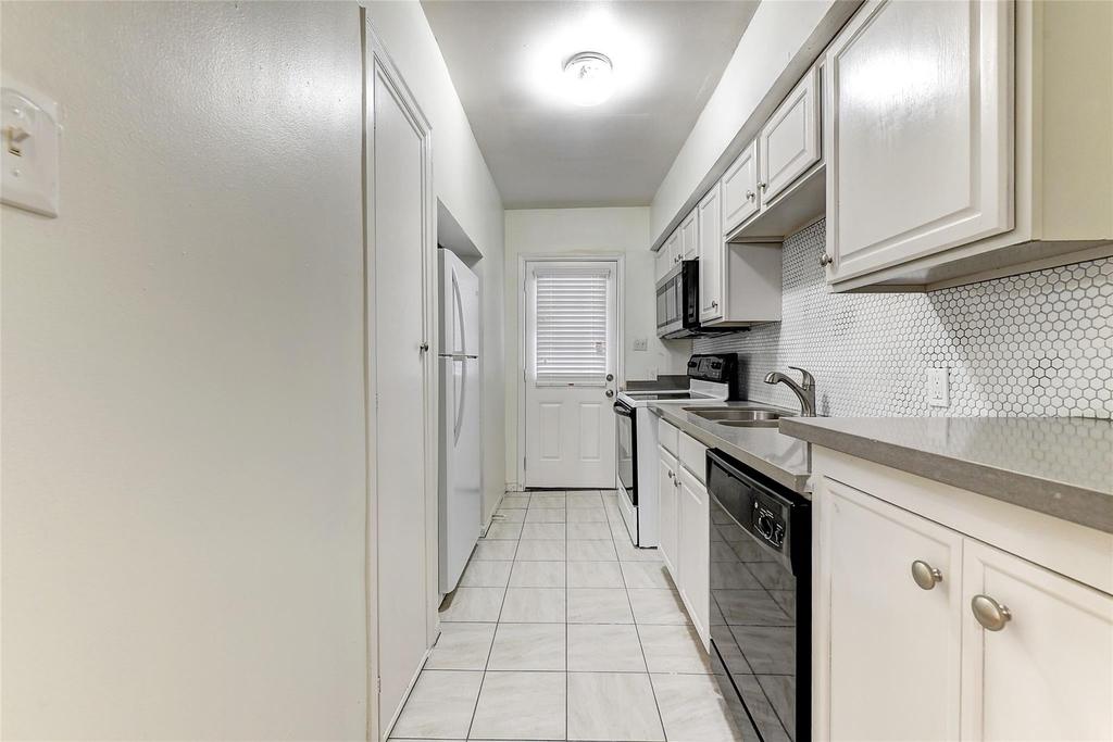 2509 Shakespeare Street - Photo 9