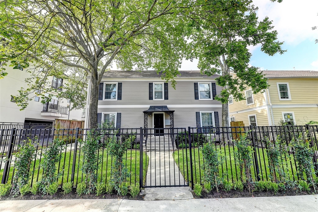 2509 Shakespeare Street - Photo 0