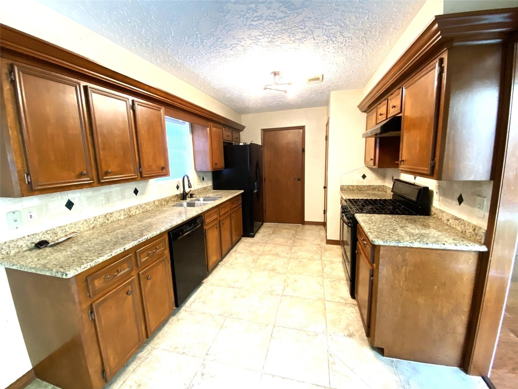 22522 Smokey Hill Drive - Photo 3