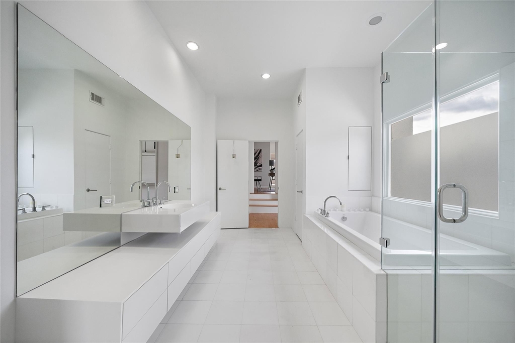 2437 North Boulevard - Photo 18