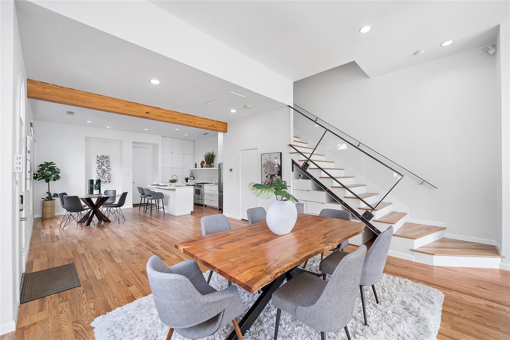 2437 North Boulevard - Photo 9