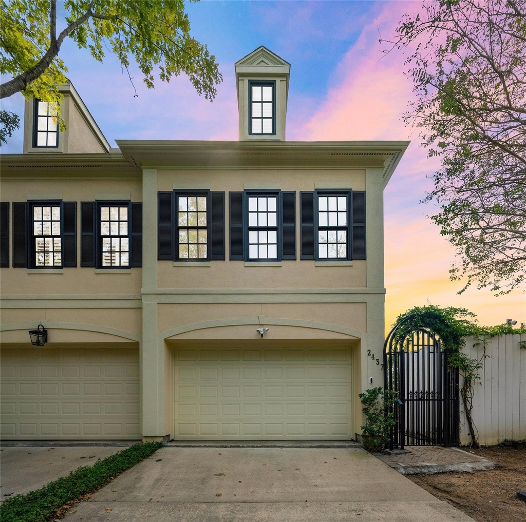 2437 North Boulevard - Photo 30