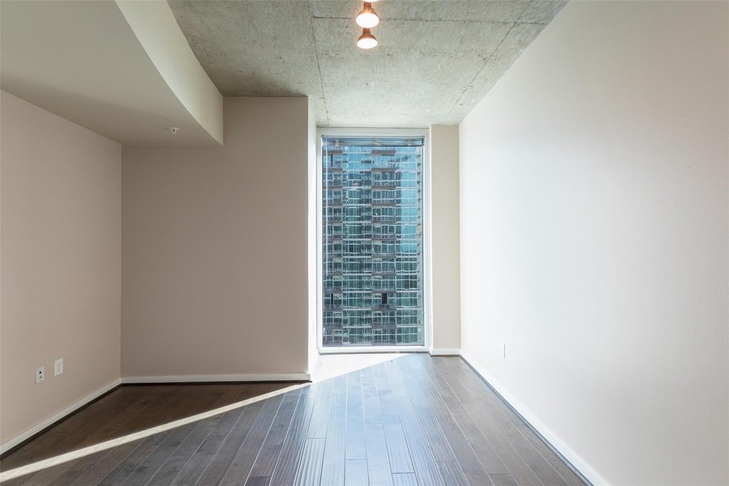 5925 Almeda Road - Photo 24