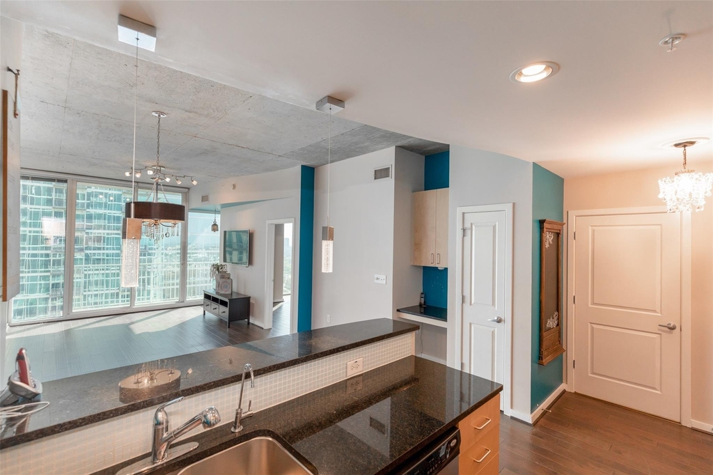 5925 Almeda Road - Photo 12