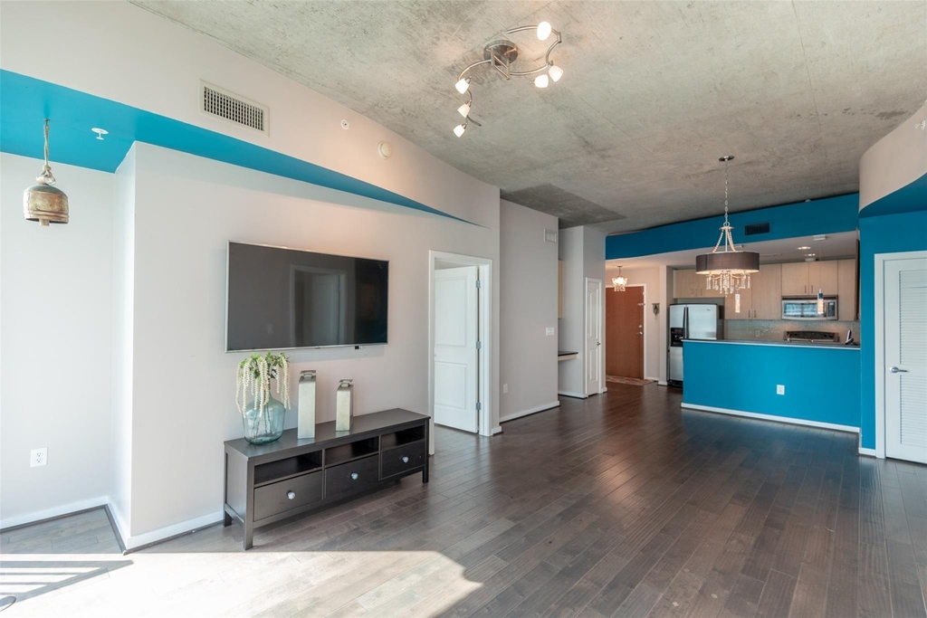 5925 Almeda Road - Photo 8