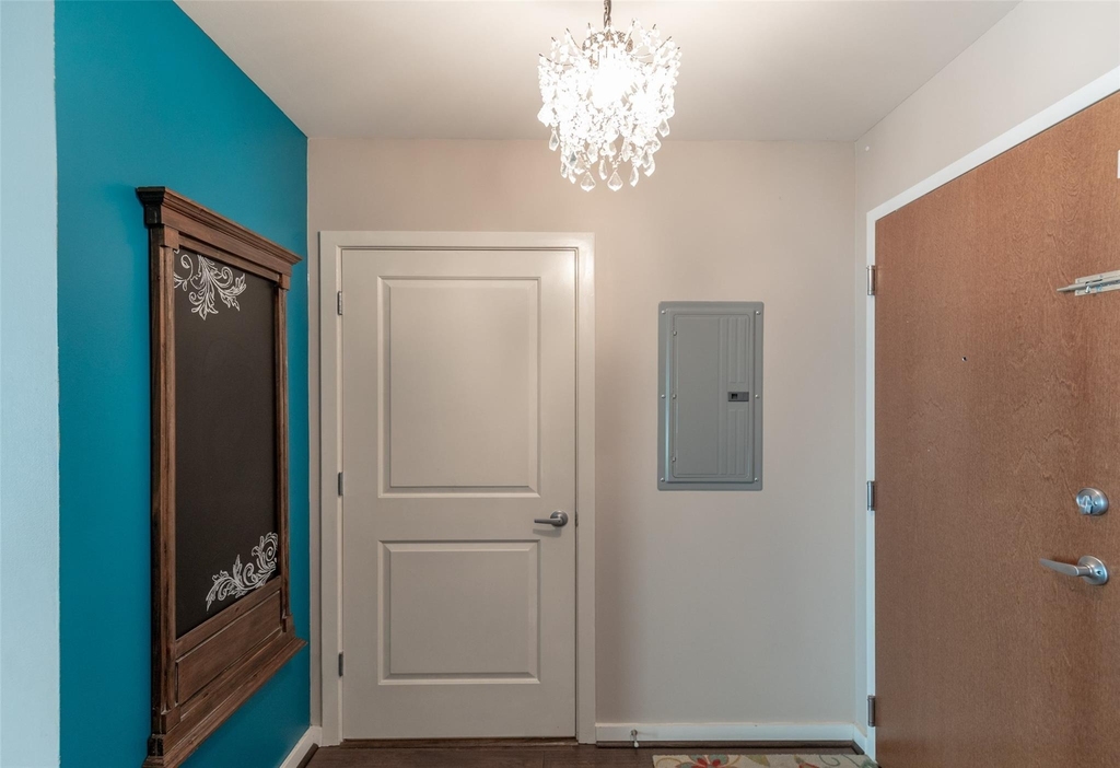5925 Almeda Road - Photo 15