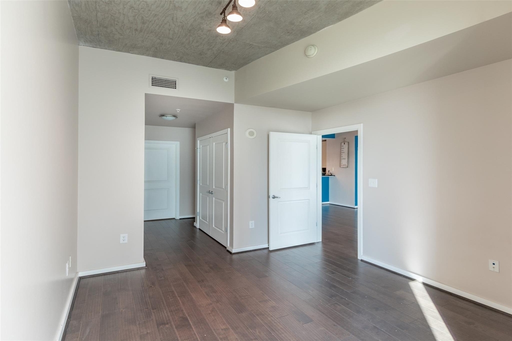 5925 Almeda Road - Photo 26