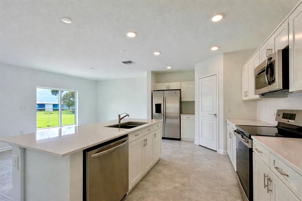1727 Foreman Road - Photo 2