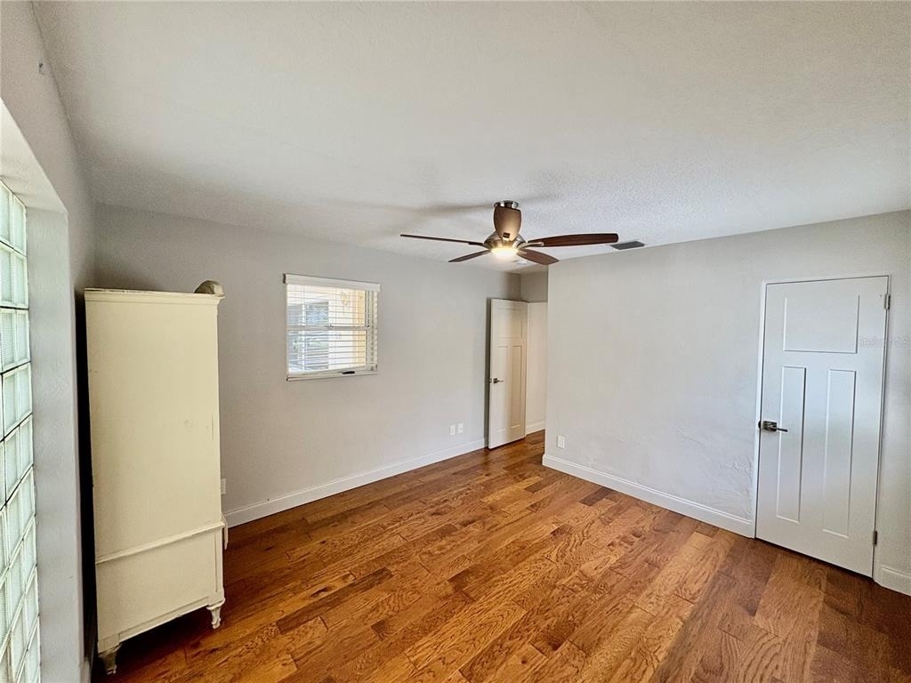438 Lakeview Avenue - Photo 13