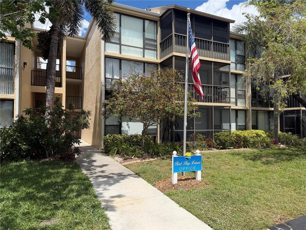 618 Bird Bay Drive S - Photo 0