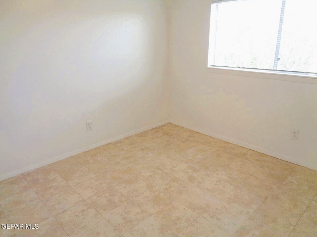 3028 E Glen Drive - Photo 12