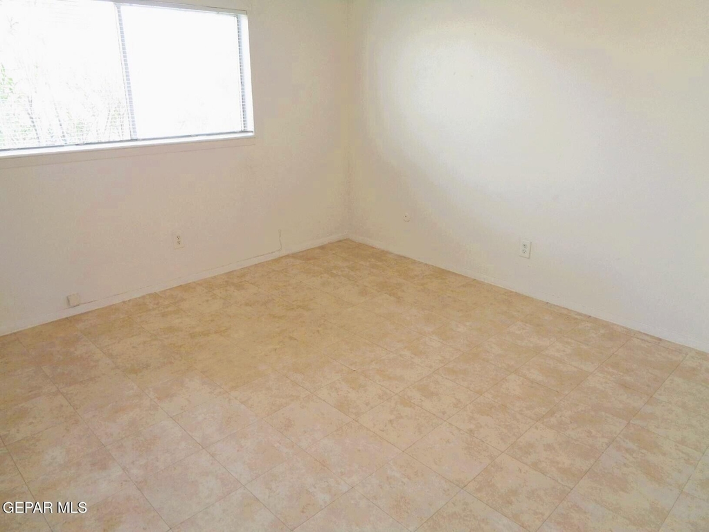 3028 E Glen Drive - Photo 9