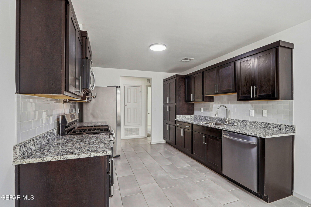 1173 Summer Rain Street - Photo 7