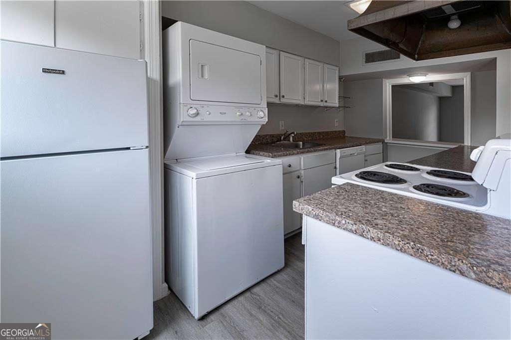 3071 Colonial Way - Photo 2
