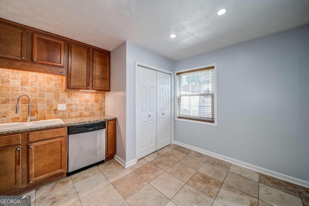 280 Winding River Road - Photo 11