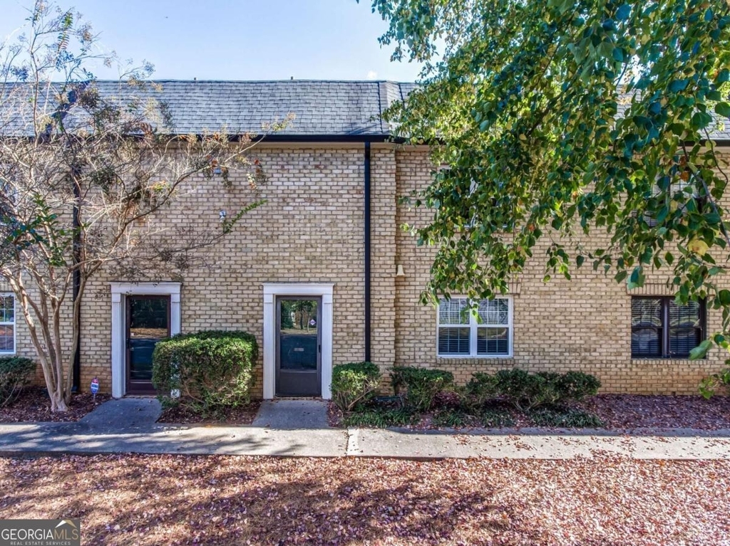 280 Winding River Road - Photo 0