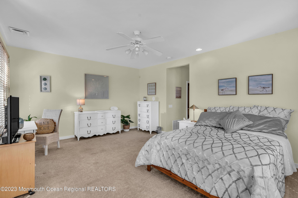 239 Beachfront - Photo 15