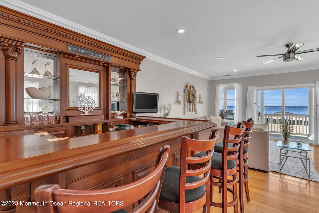 239 Beachfront - Photo 11