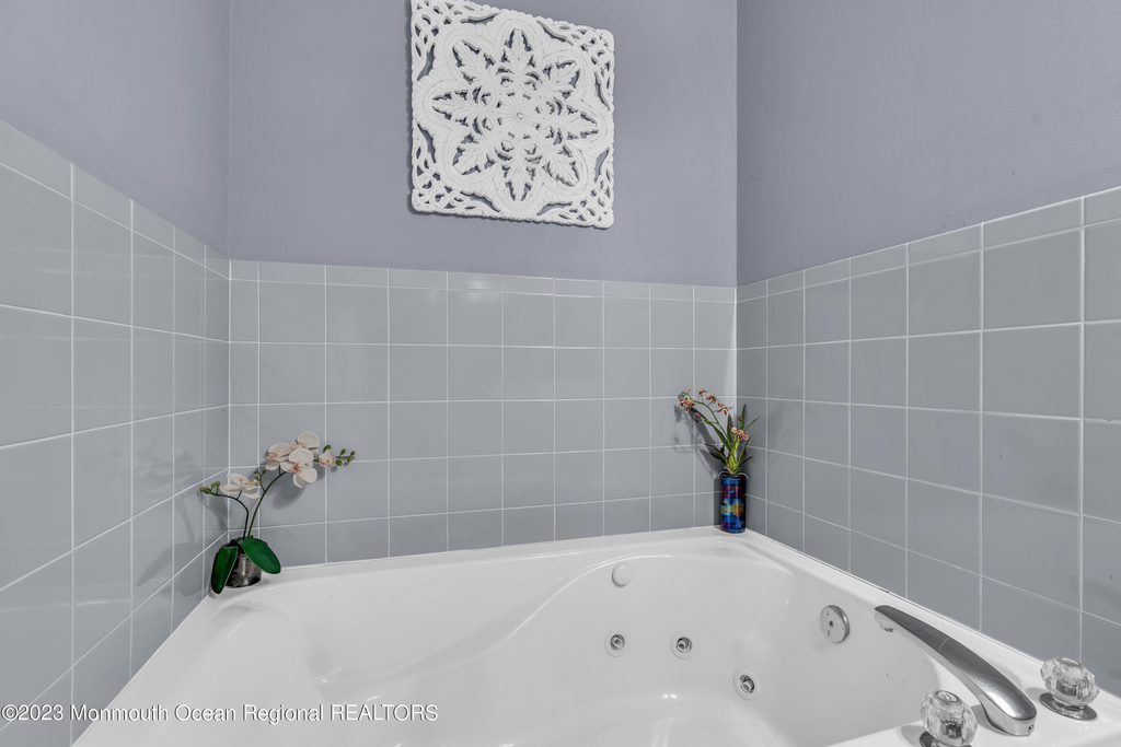 239 Beachfront - Photo 18