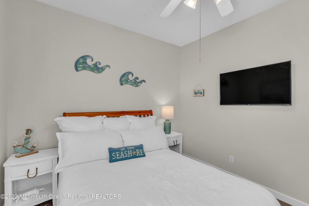 239 Beachfront - Photo 22