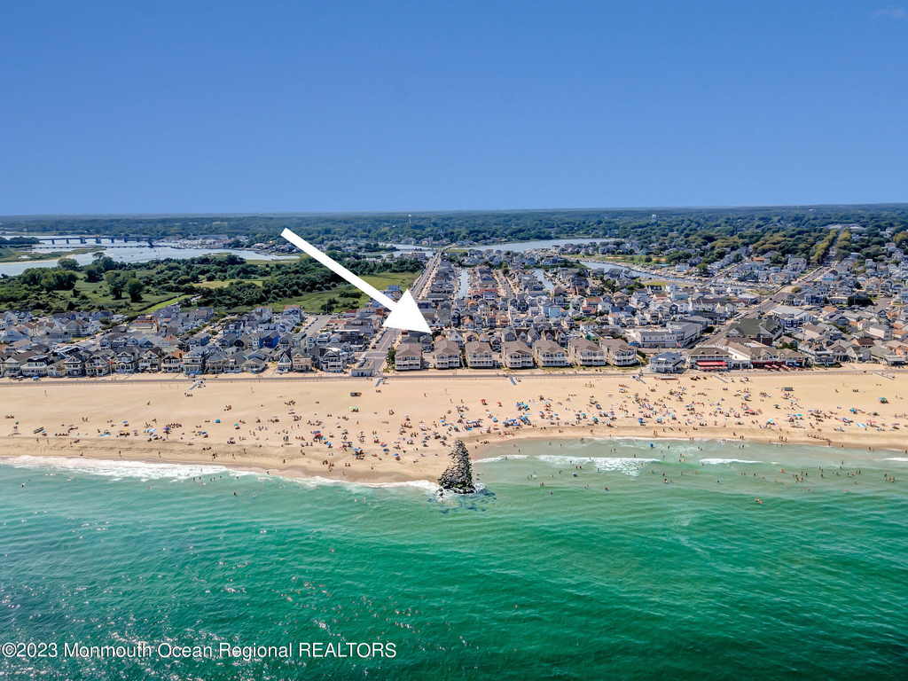239 Beachfront - Photo 1