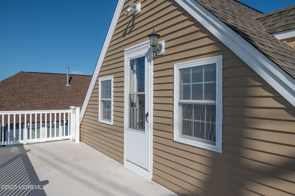 300 N Bayview Avenue N - Photo 12